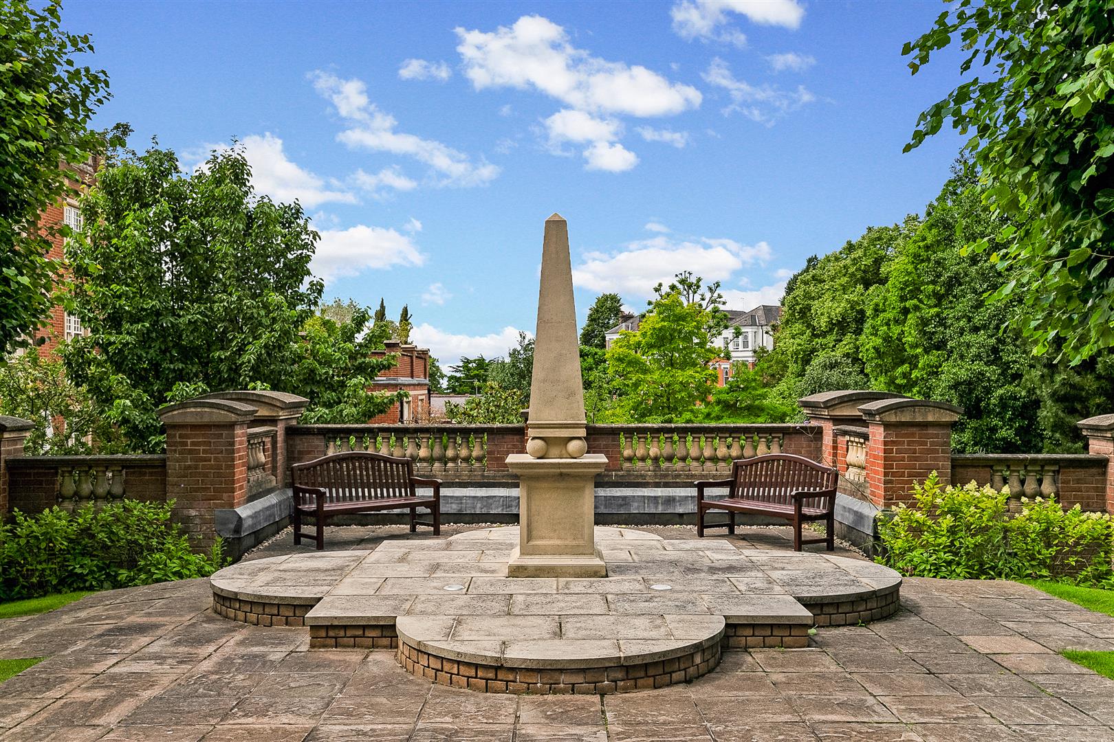 Frognal Rise Hampstead NW3 6PZ