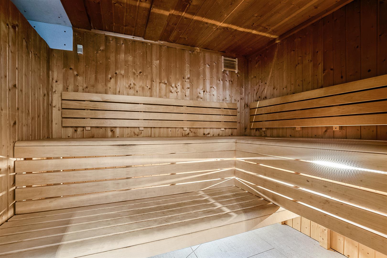 Frognal Rise Hampstead NW3 6PZ