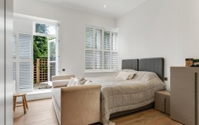 Frognal Rise Hampstead NW3 6PZ