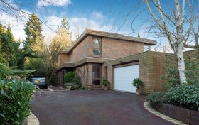 Elm Walk Hampstead NW3 7UP