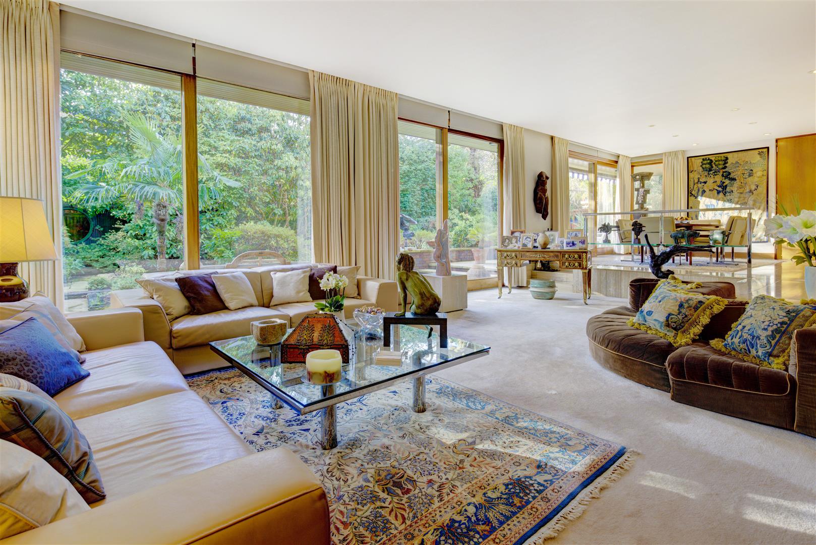 Elm Walk Hampstead NW3 7UP