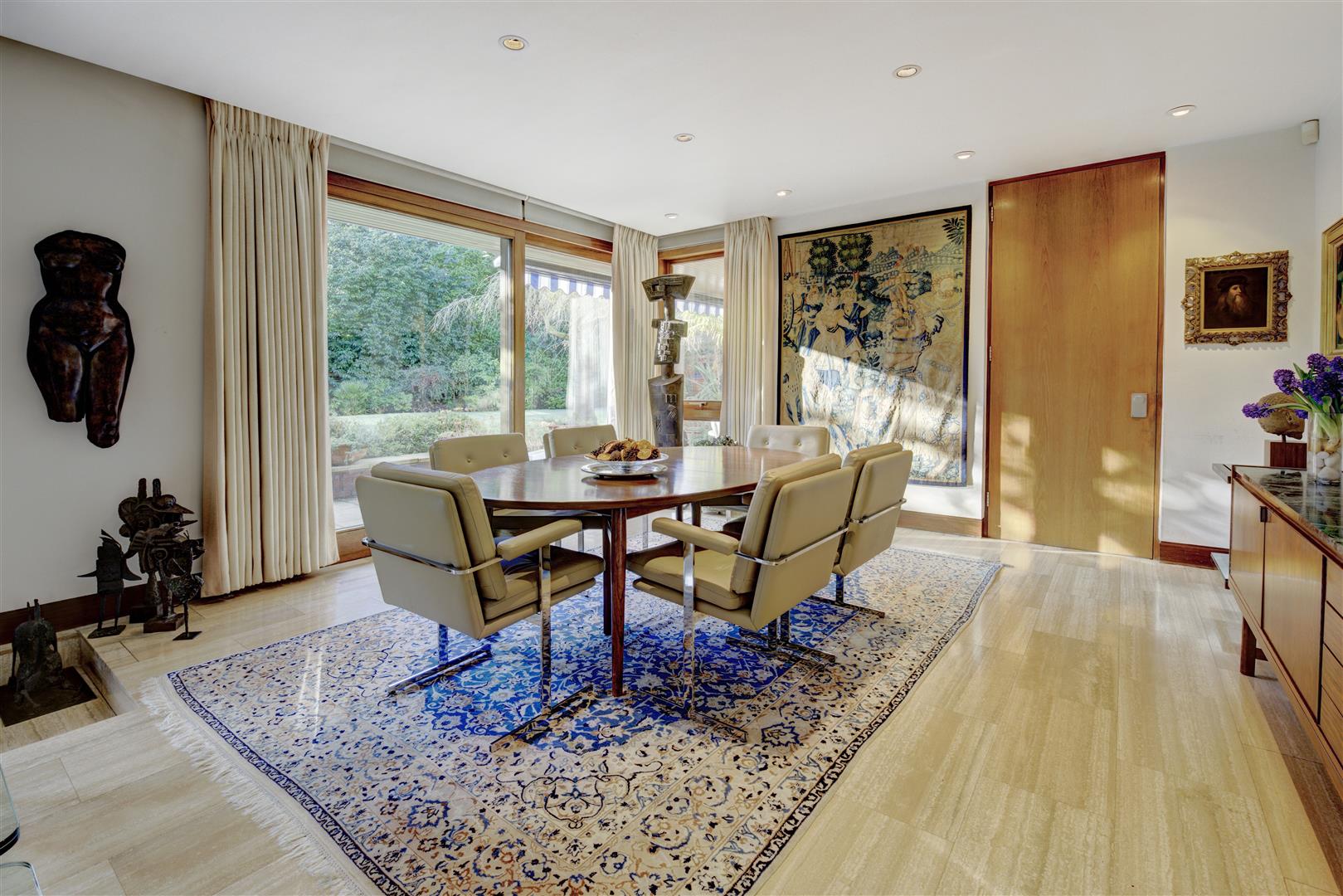 Elm Walk Hampstead NW3 7UP