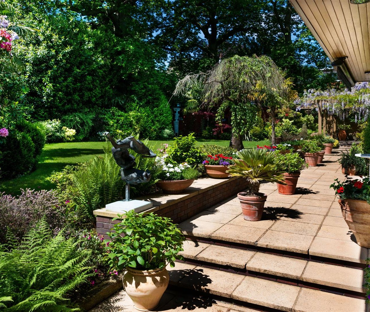 Elm Walk Hampstead NW3 7UP