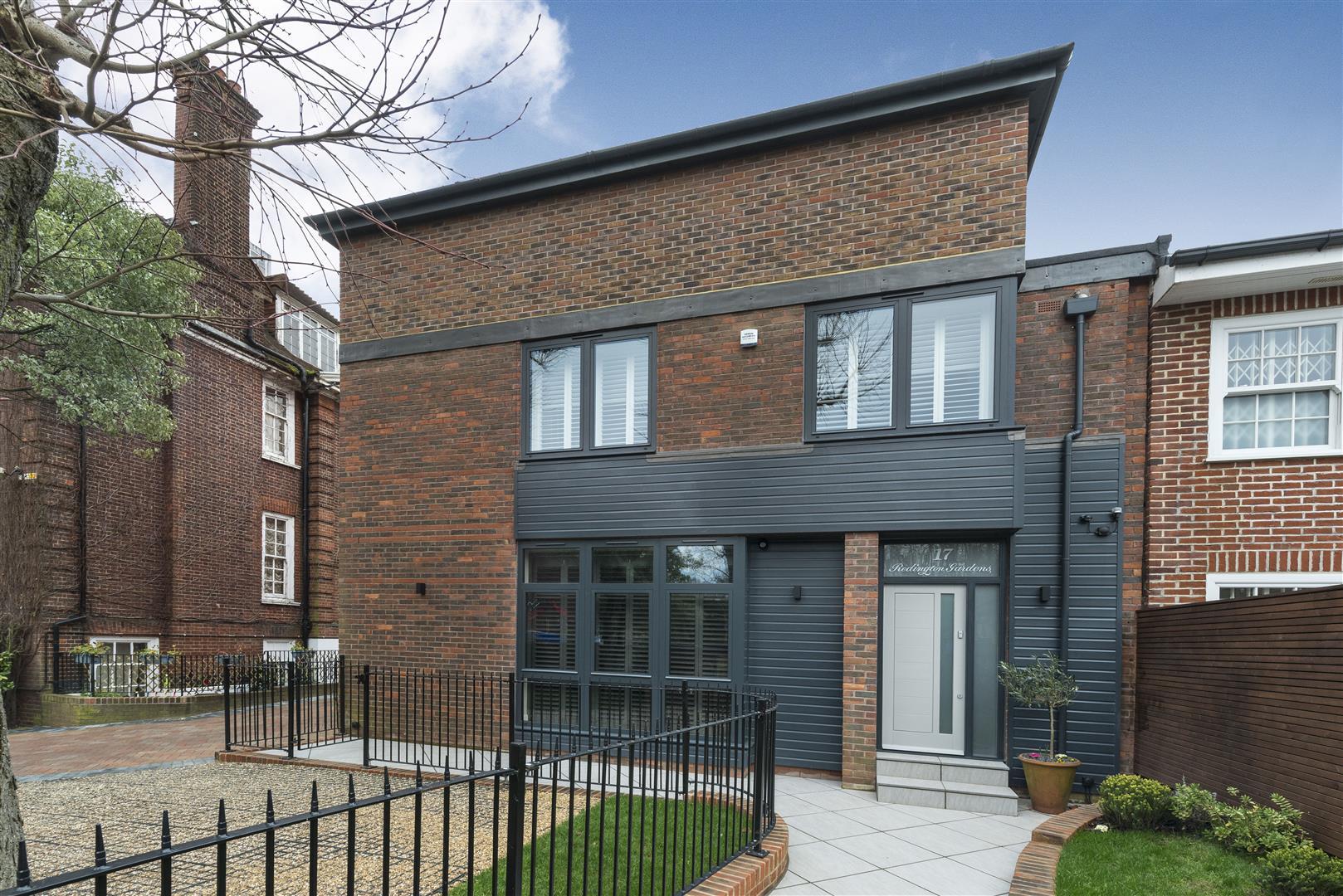 Redington Gardens Hampstead NW3 7SA