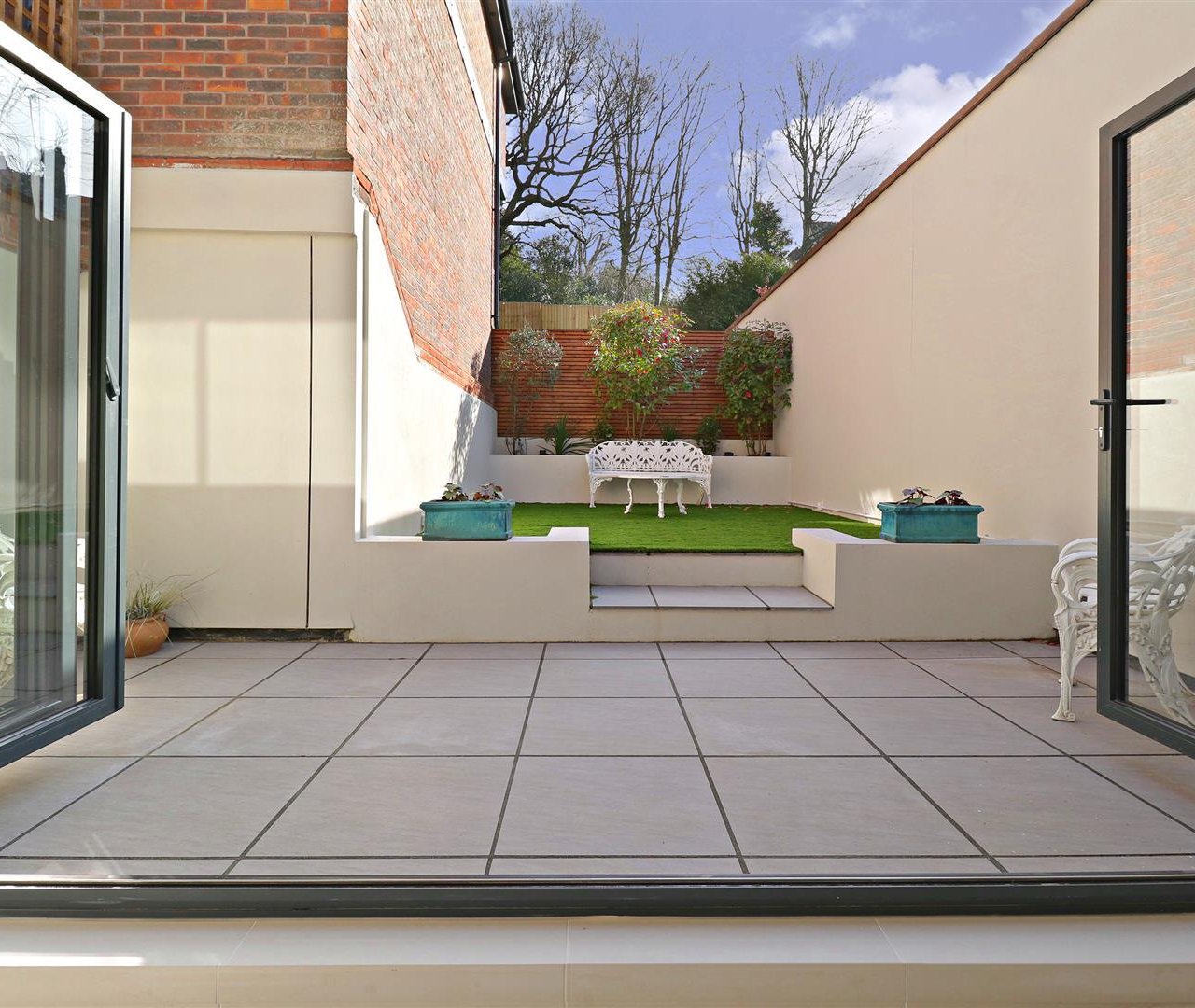 Redington Gardens Hampstead NW3 7SA