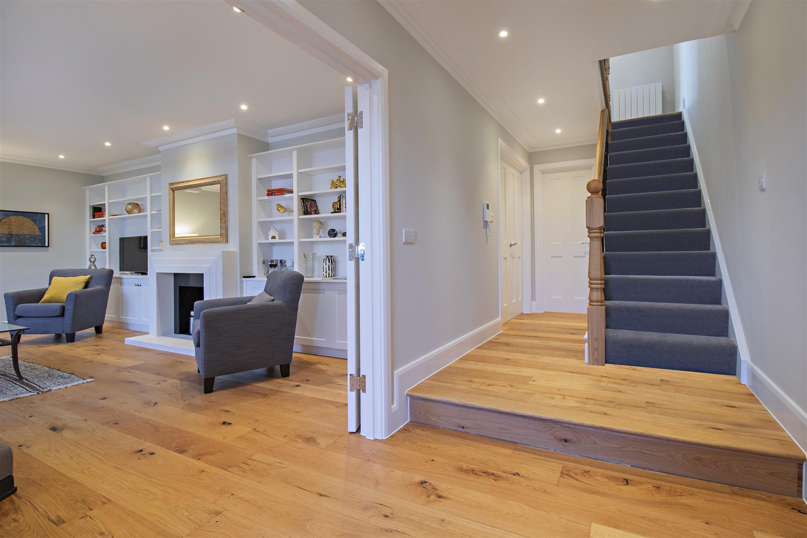 Redington Gardens Hampstead NW3 7SA