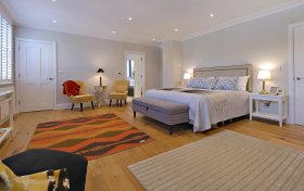 Redington Gardens Hampstead NW3 7SA