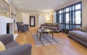 Redington Gardens Hampstead NW3 7SA