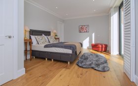 Redington Gardens Hampstead NW3 7SA