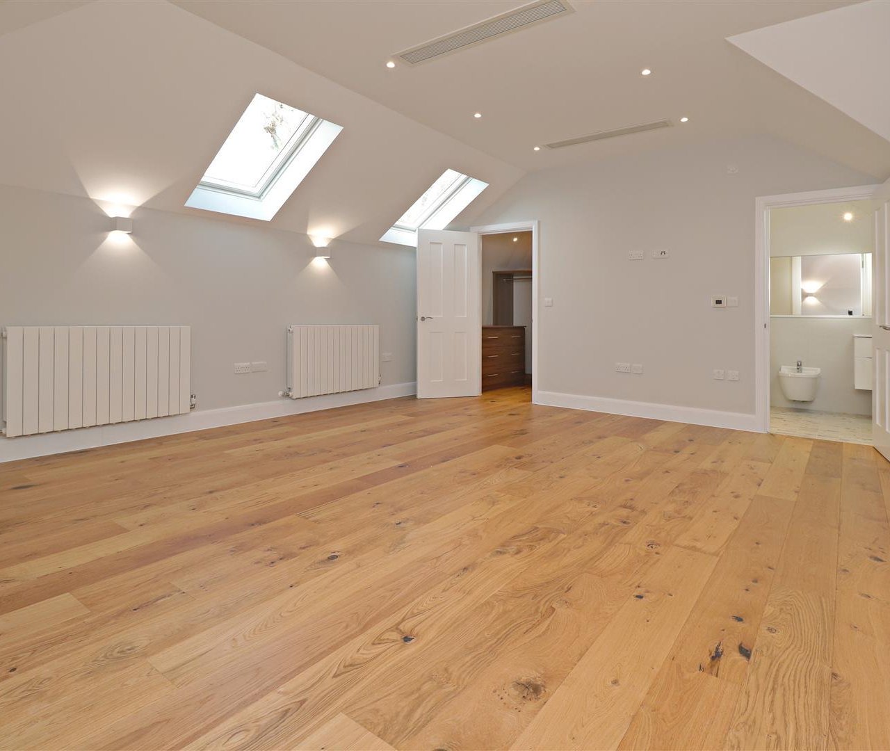 Redington Gardens Hampstead NW3 7SA