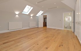 Redington Gardens Hampstead NW3 7SA