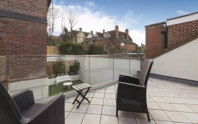 Redington Gardens Hampstead NW3 7SA