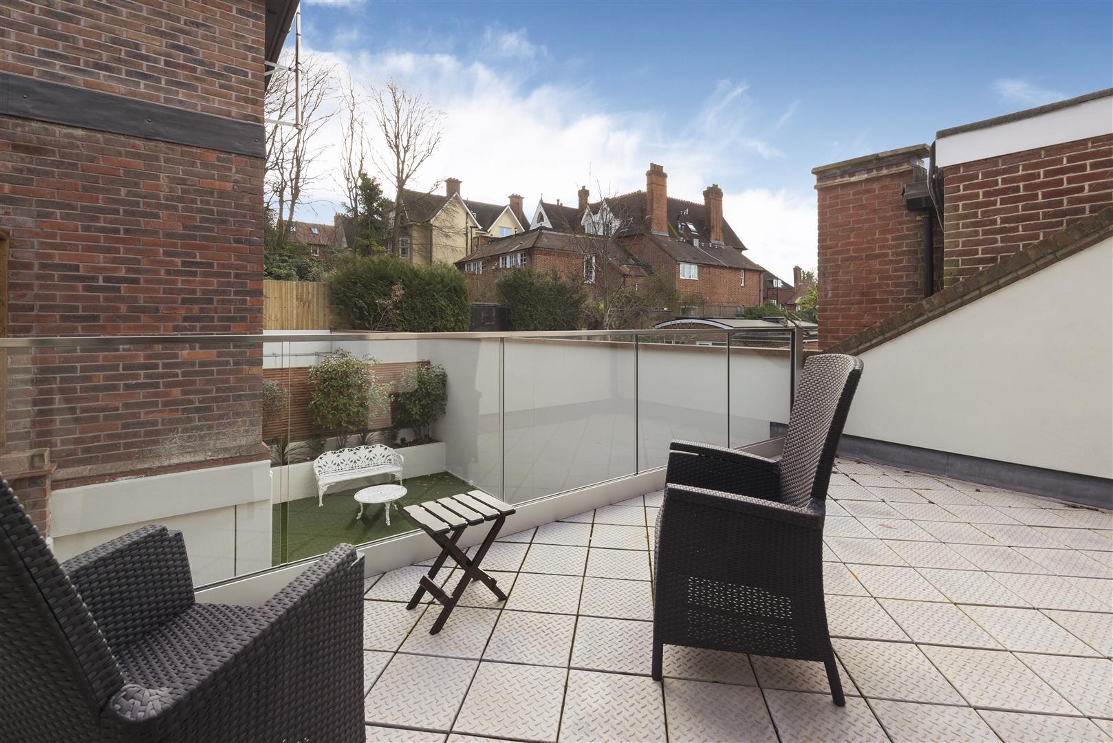 Redington Gardens Hampstead NW3 7SA