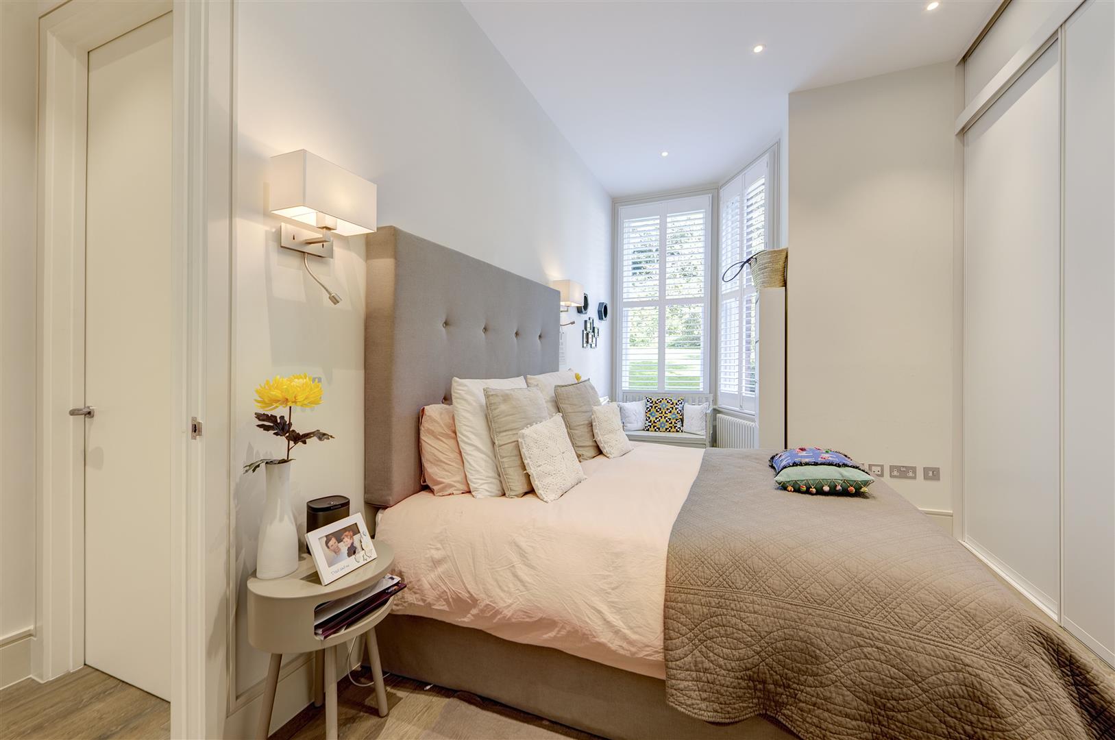 Netherhall Gardens, Hampstead, NW3 5TN