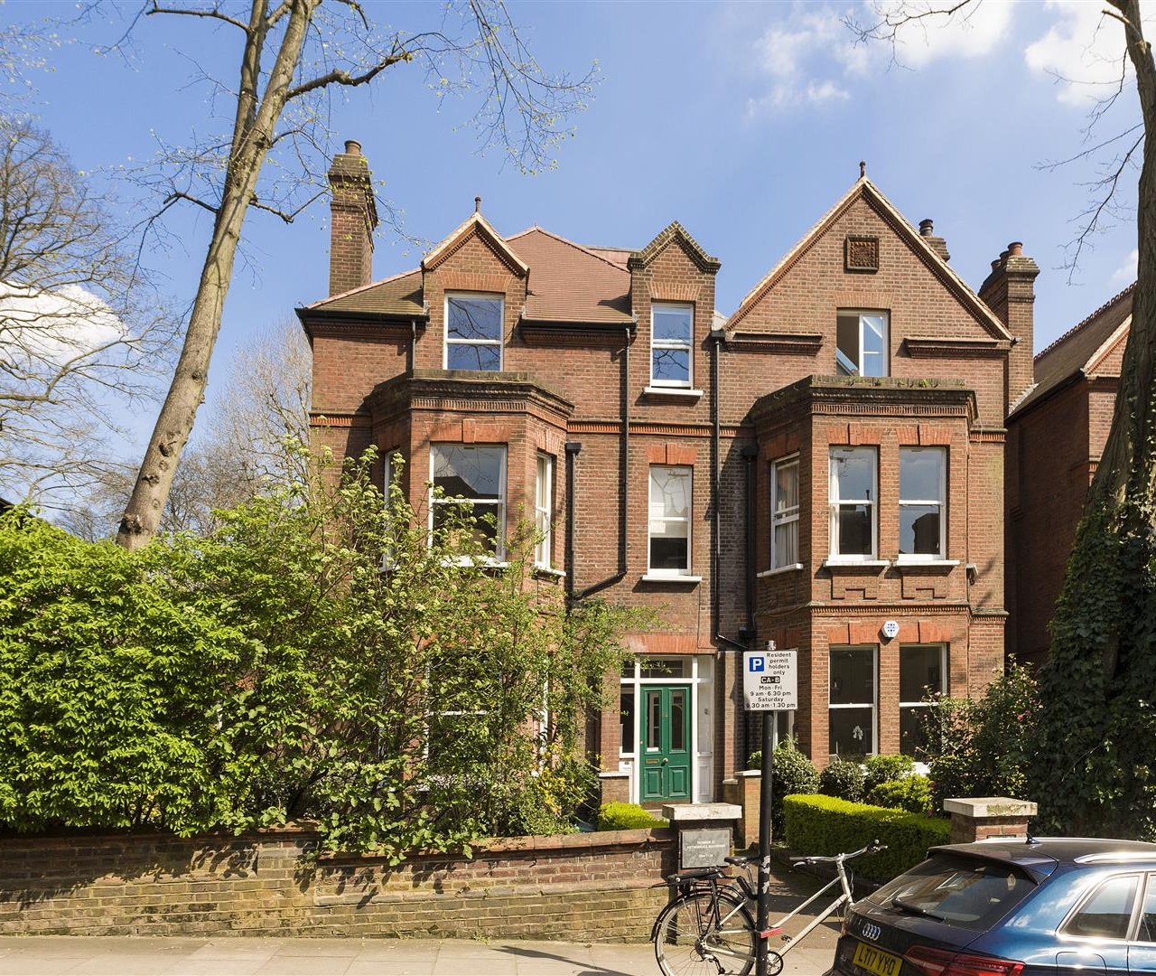 Netherhall Gardens, Hampstead, NW3 5TN