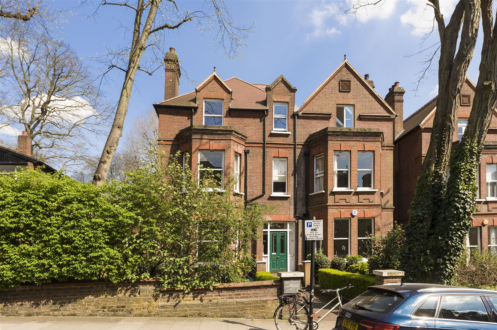 Netherhall Gardens, Hampstead, NW3 5TN