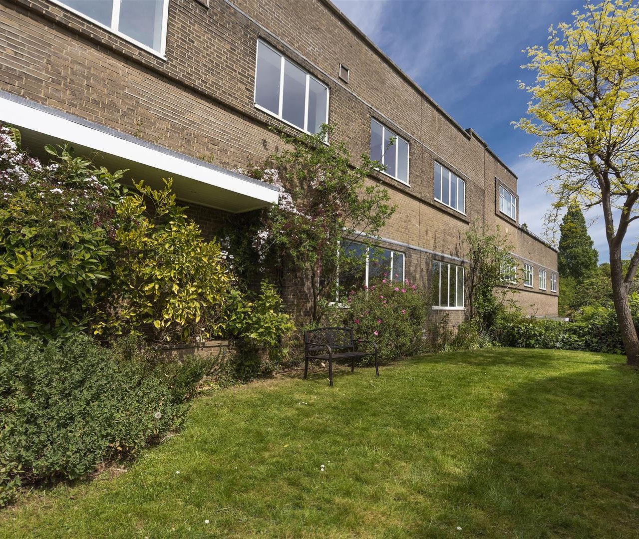 Frognal Close Hampstead NW3 6YB