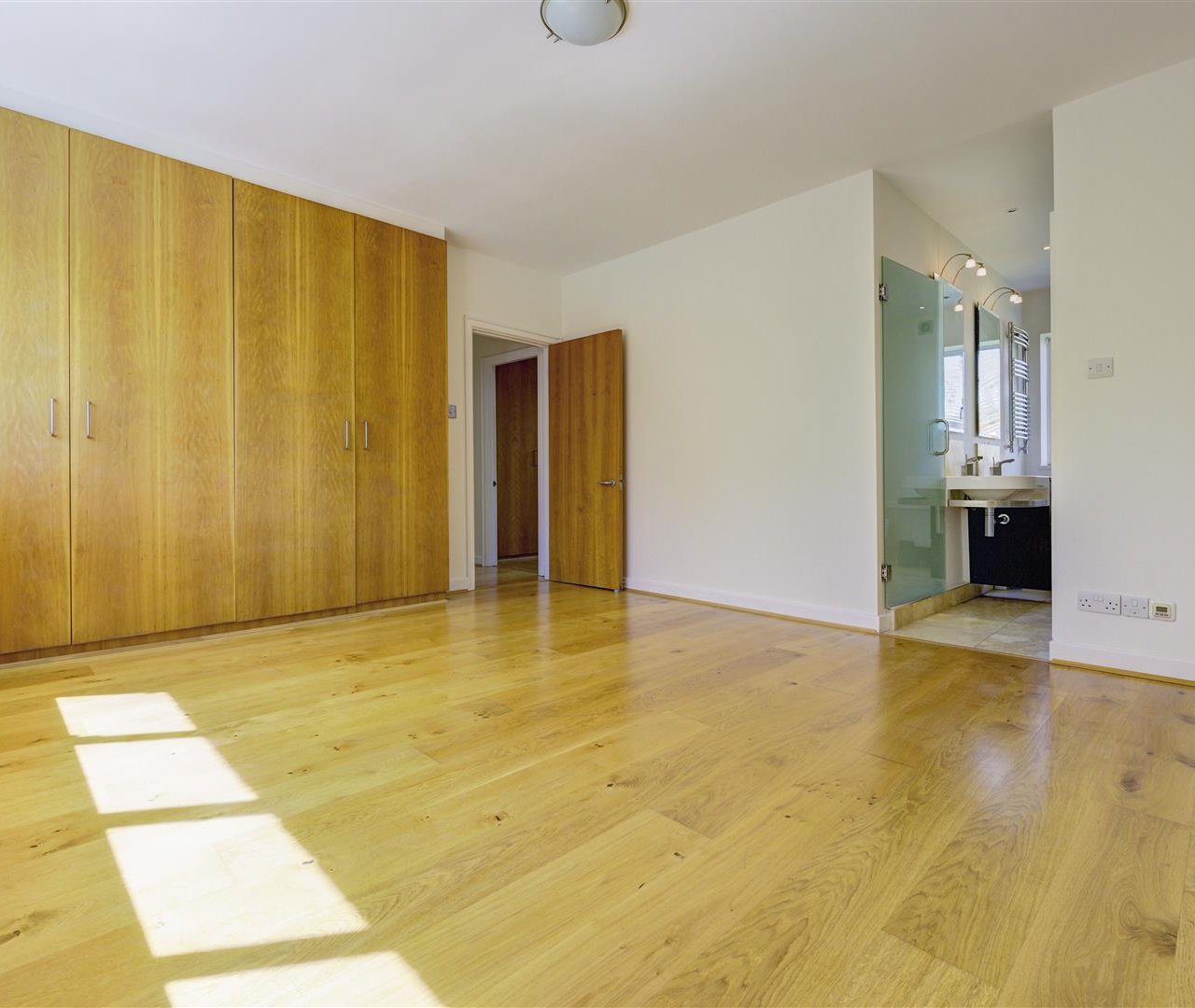 Frognal Close Hampstead NW3 6YB