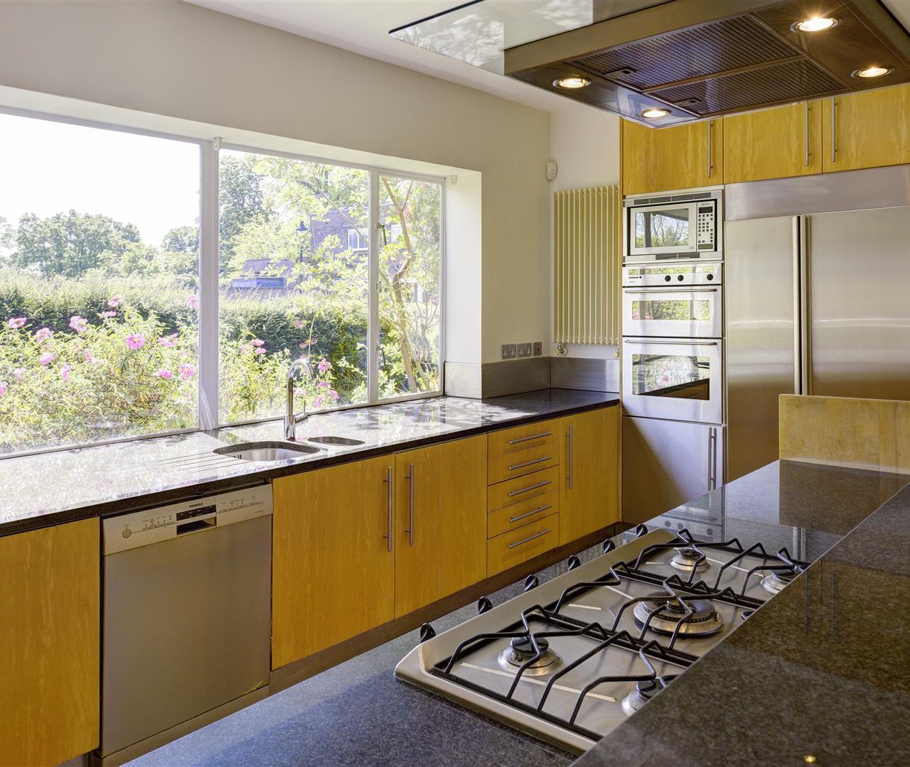 Frognal Close Hampstead NW3 6YB