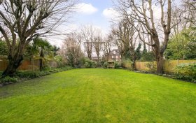 Fitzjohns Avenue, London, NW3 5NB