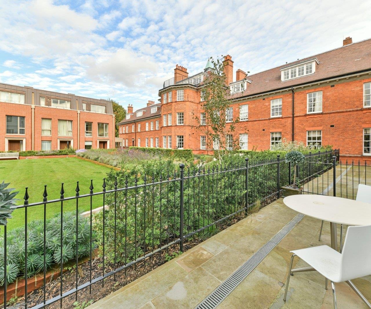 Kidderpore Avenue London NW3 7SU