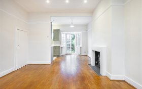 Oakwood Road Hampstead Garden Suburb NW11 6RJ