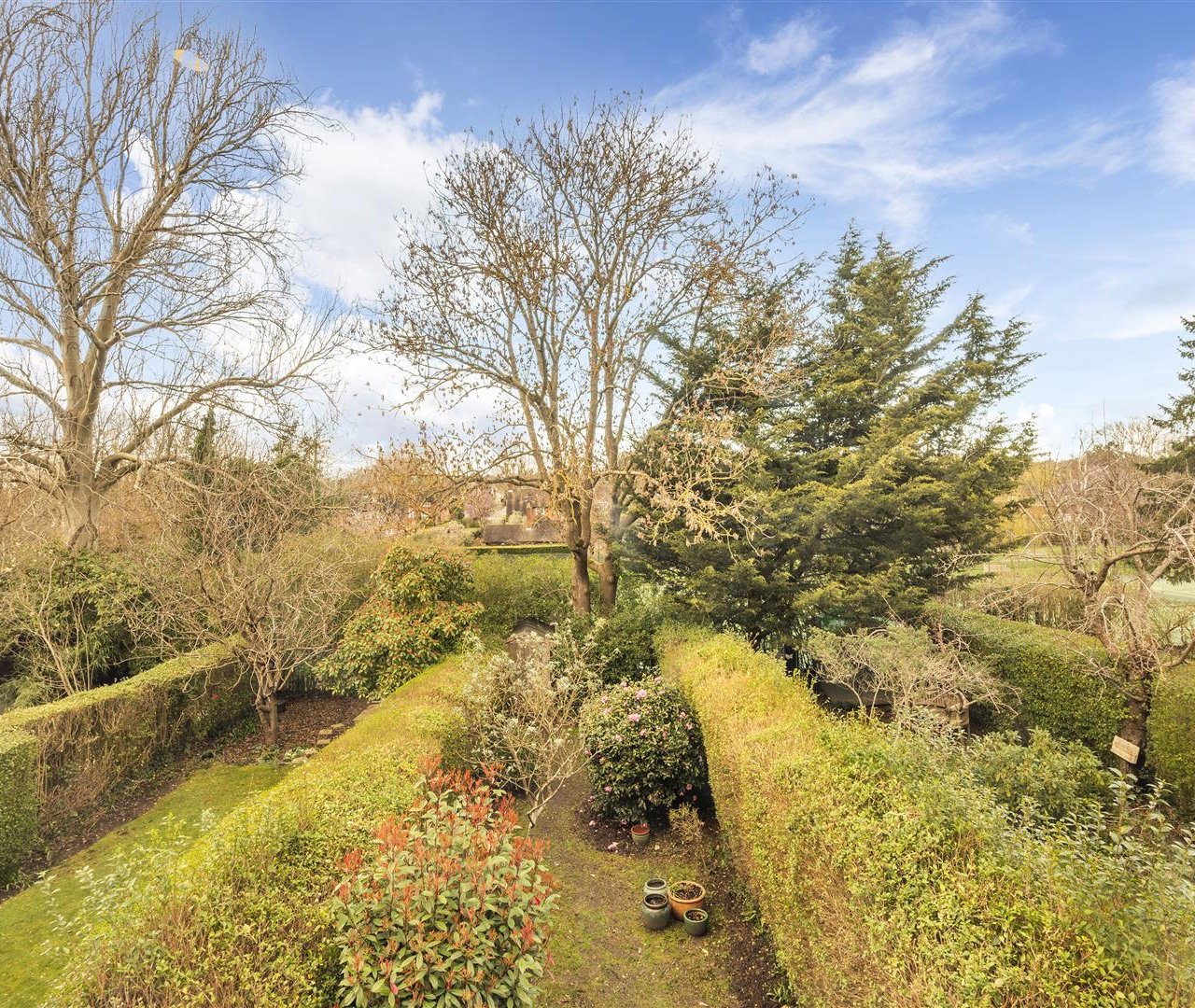 Oakwood Road Hampstead Garden Suburb NW11 6RJ