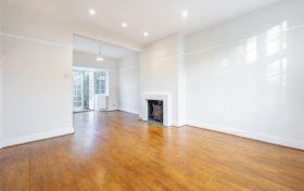 Oakwood Road Hampstead Garden Suburb NW11 6RJ