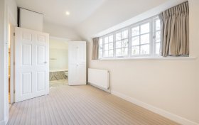 Oakwood Road Hampstead Garden Suburb NW11 6RJ