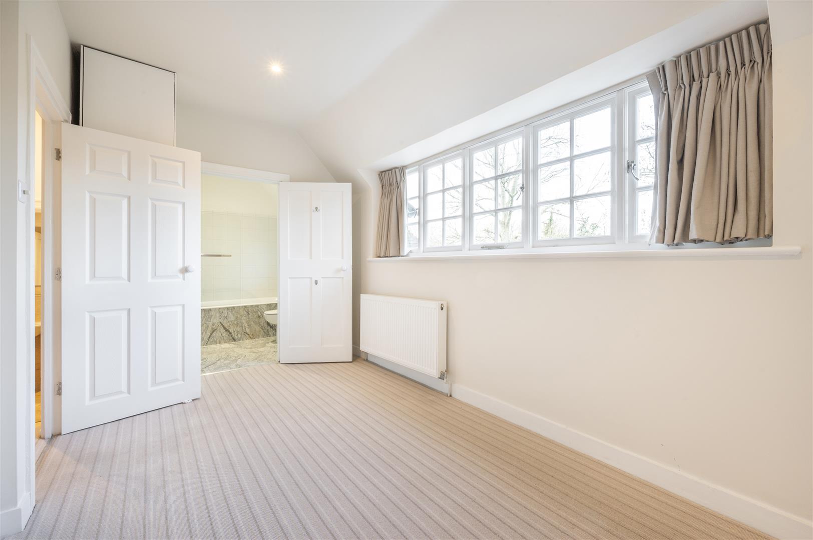 Oakwood Road Hampstead Garden Suburb NW11 6RJ