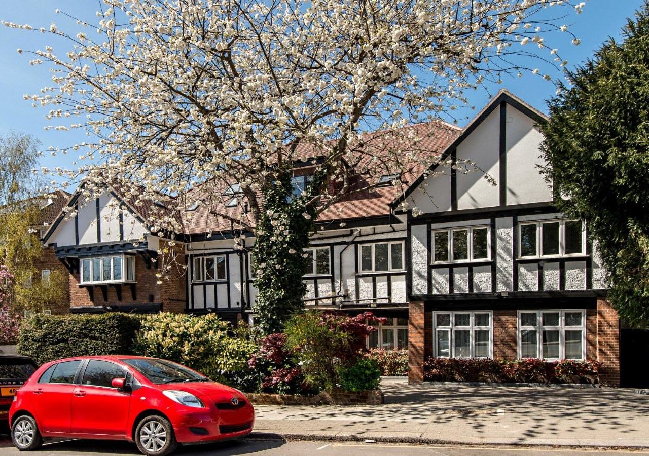 West Heath Road Hampstead NW3 7TT