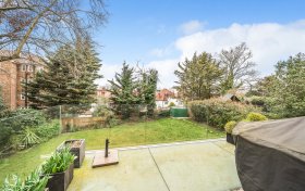 West Heath Road Hampstead NW3 7TT