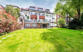 West Heath Road Hampstead NW3 7TT