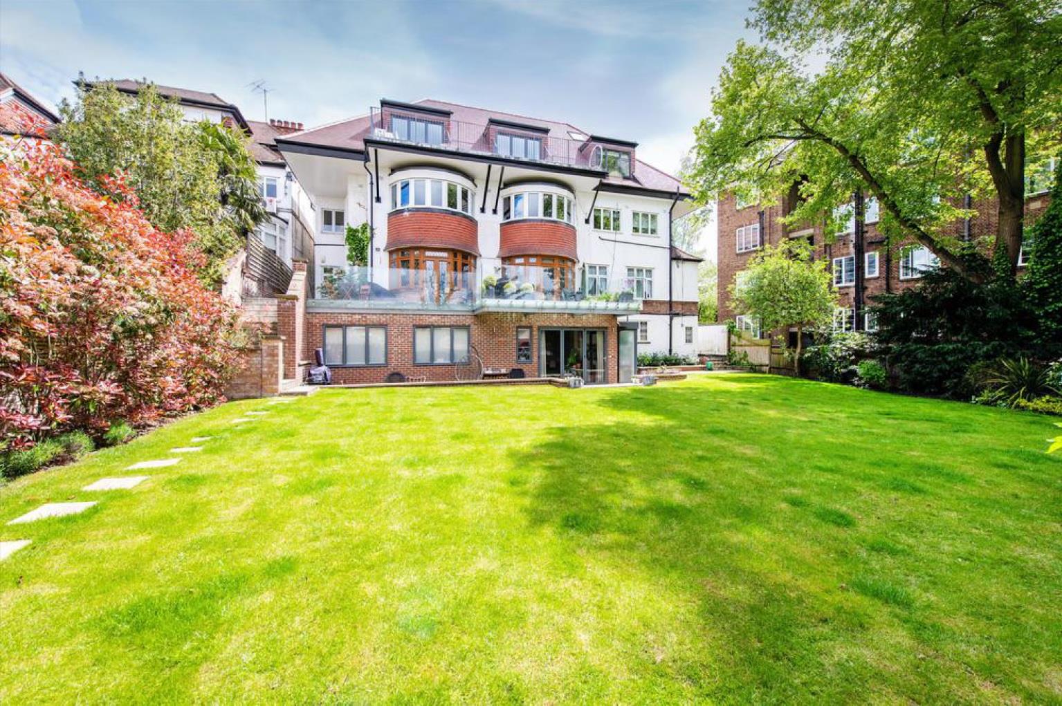 West Heath Road Hampstead NW3 7TT