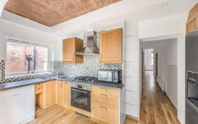 Hollycroft Avenue, Hampstead, NW3 7QL
