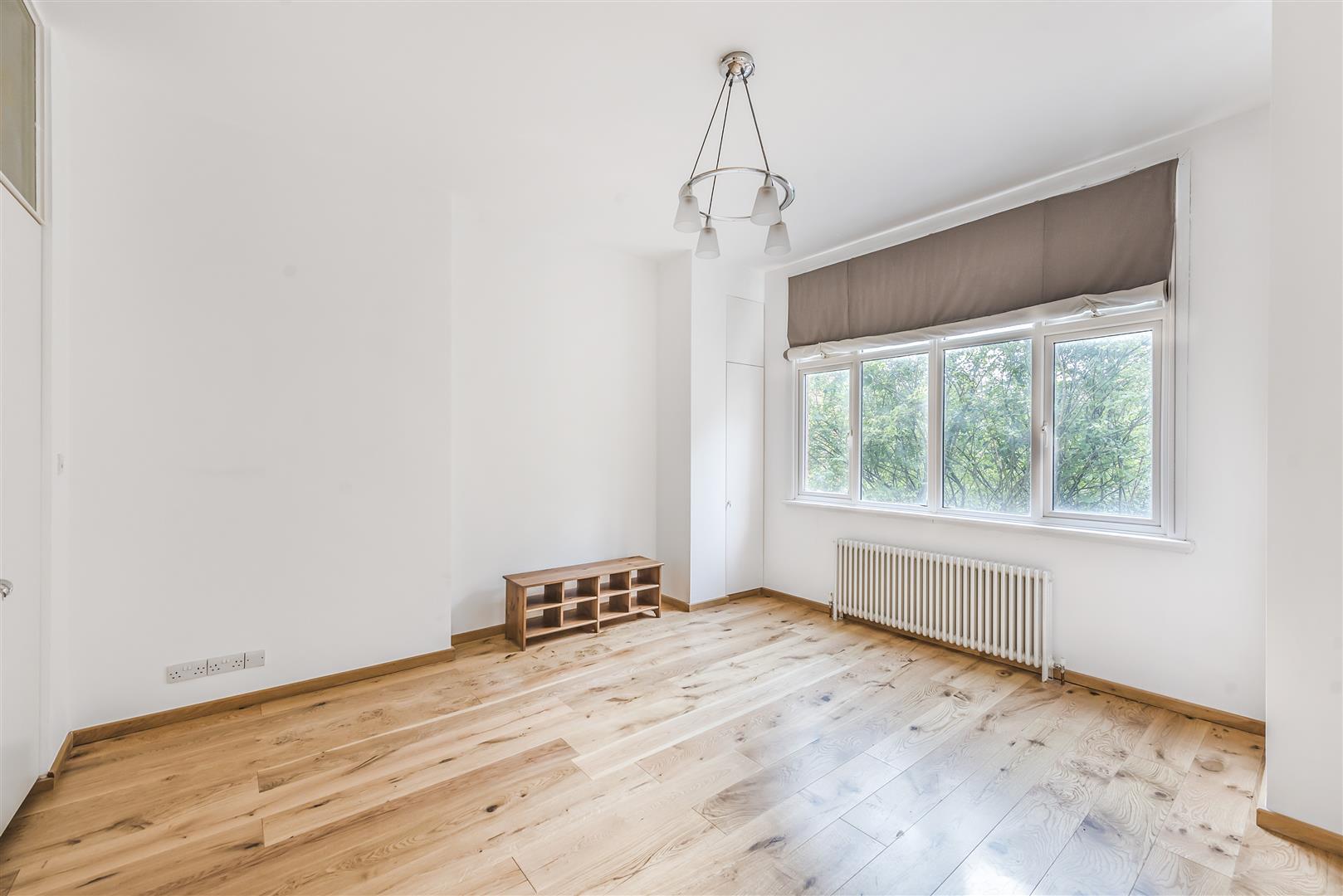 Hollycroft Avenue, Hampstead, NW3 7QL