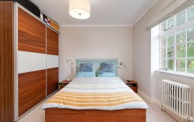 Frognal Lane Hampstead NW3 7DX