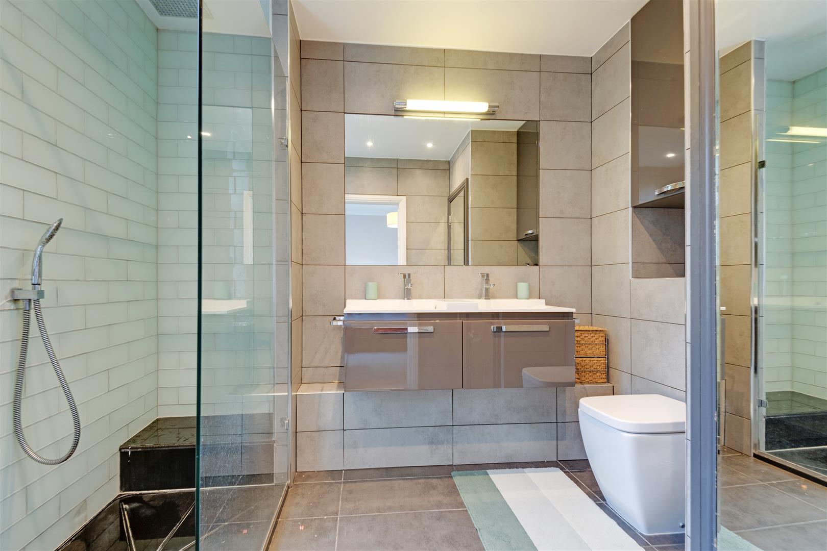 Frognal Lane Hampstead NW3 7DX