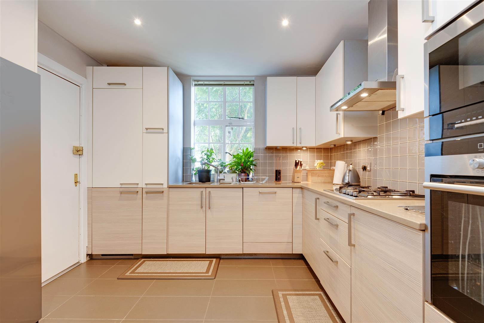 Frognal Lane Hampstead NW3 7DX