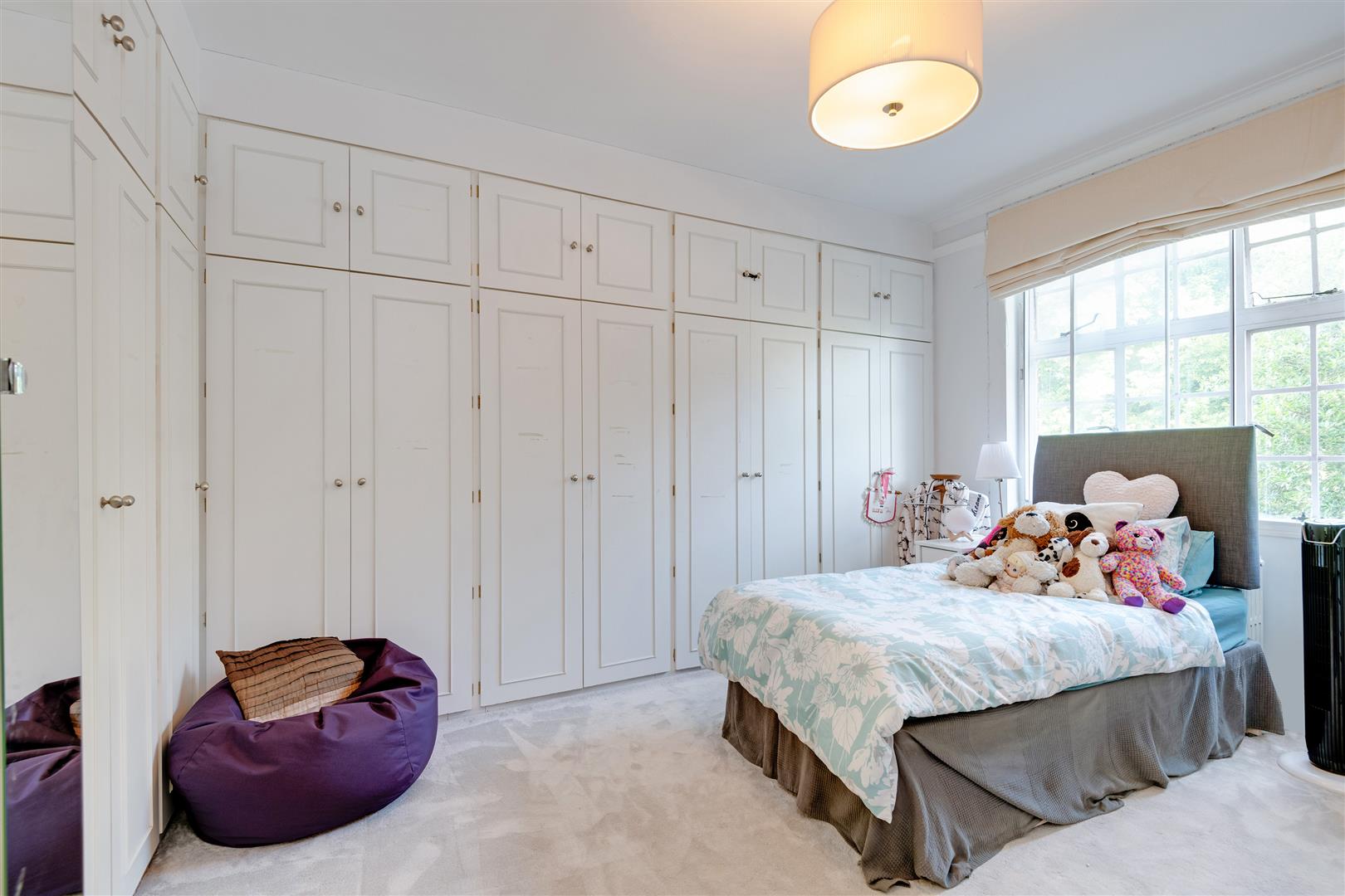 Frognal Lane Hampstead NW3 7DX