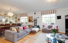 Frognal Lane Hampstead NW3 7DX