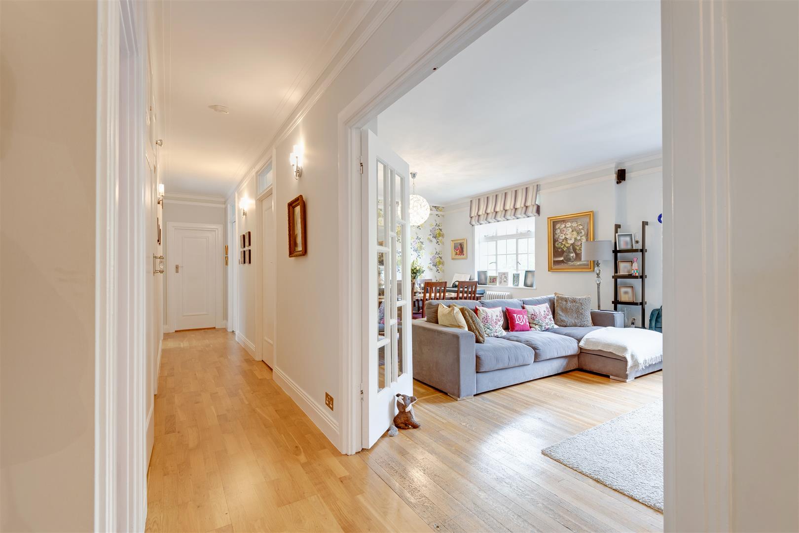 Frognal Lane Hampstead NW3 7DX