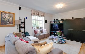 Frognal Lane Hampstead NW3 7DX