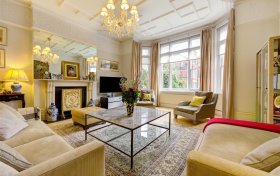 Frognal Lane Hampstead NW3 7DG