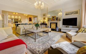 Frognal Lane Hampstead NW3 7DG