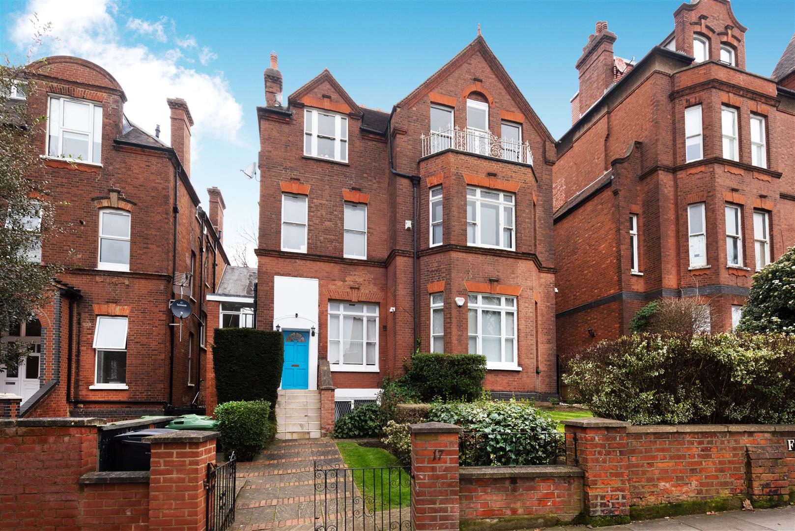 Frognal Lane Hampstead NW3 7DG