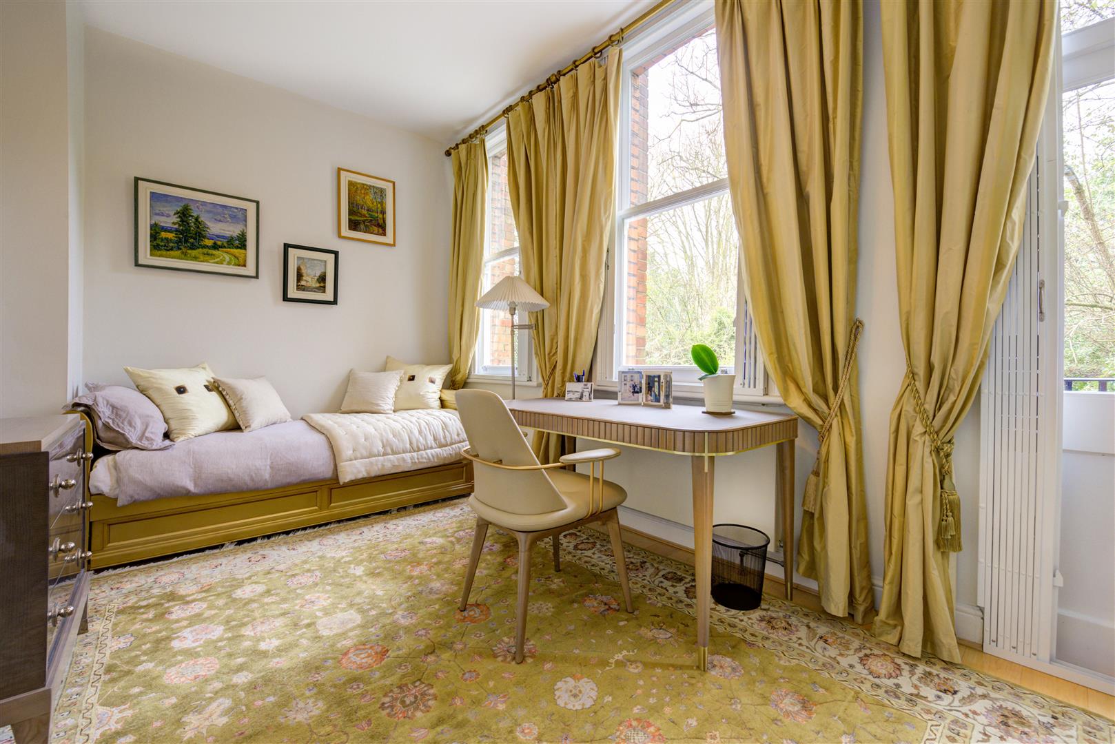 Frognal Lane Hampstead NW3 7DG