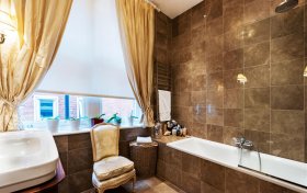 Frognal Lane Hampstead NW3 7DG