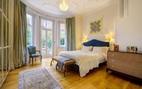 Frognal Lane Hampstead NW3 7DG