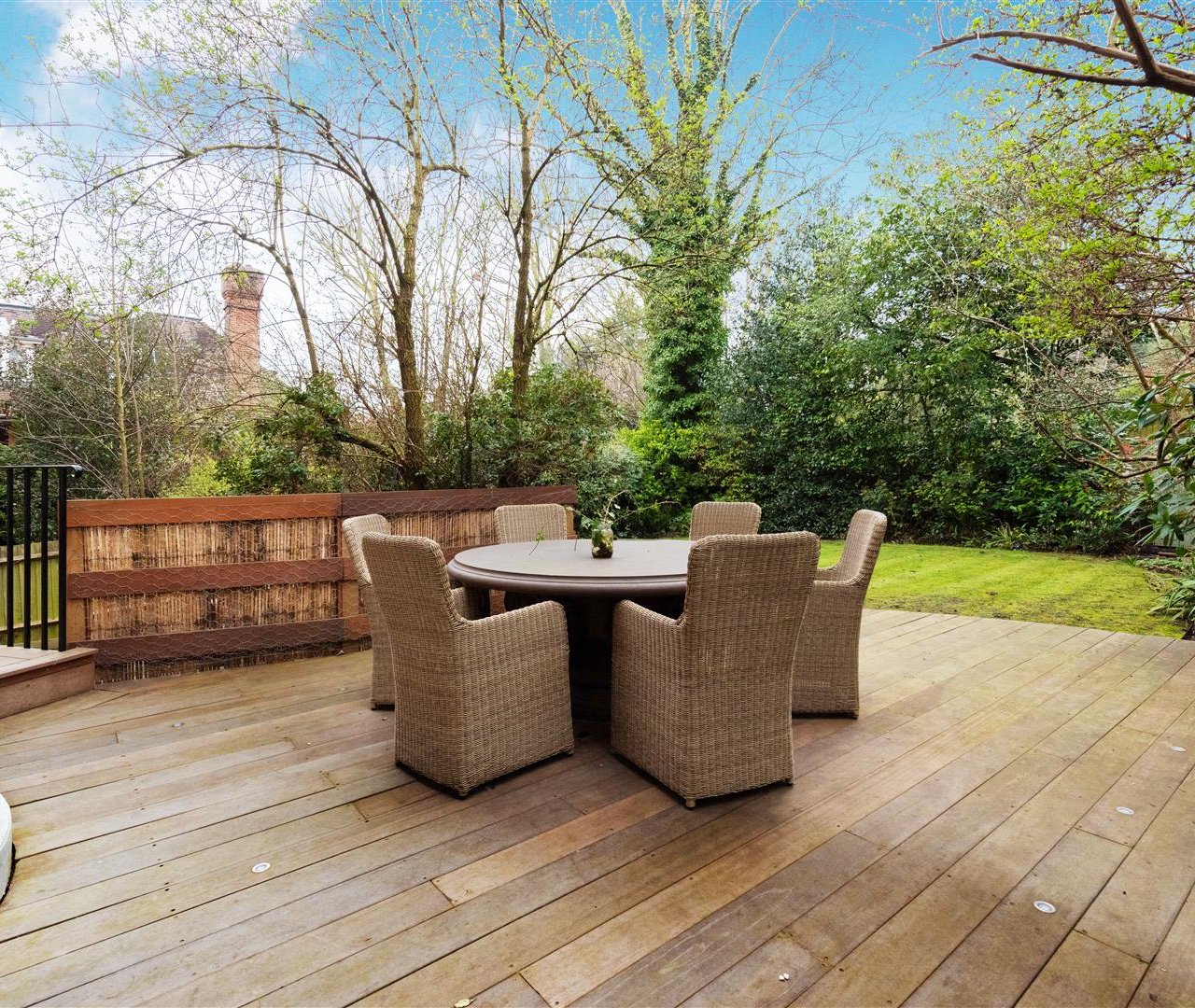 Frognal Lane Hampstead NW3 7DG